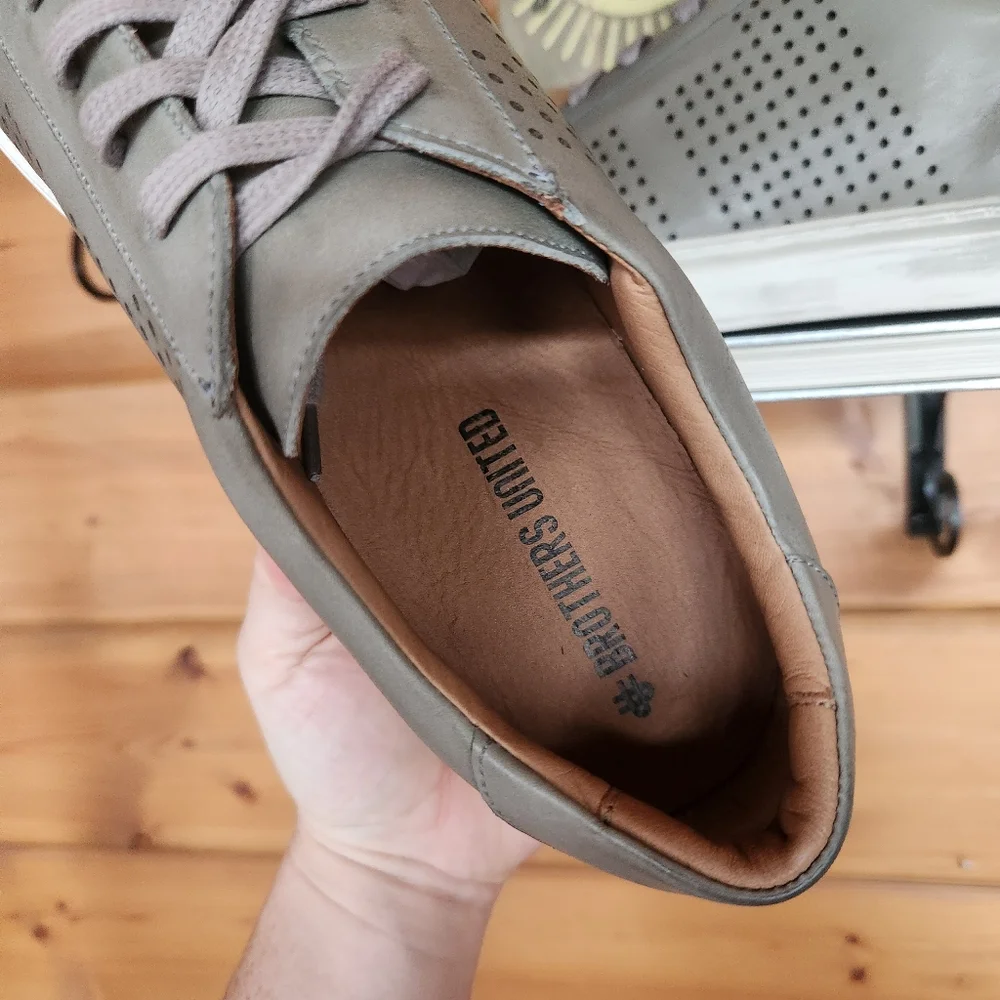 Brother United 💙 NEW Manor St Olive Washed Napa Perf Leather Fashion Sneaker 13